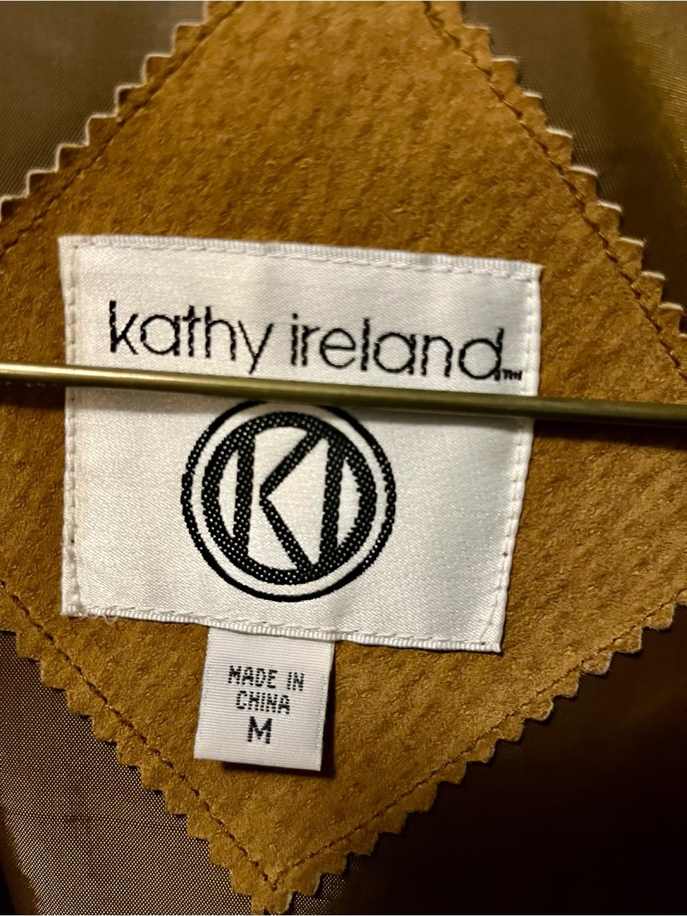 Gorgeous real leather Kathy Ireland Suede Button-Front Jacket in Warm Brown - Picture 3 of 7